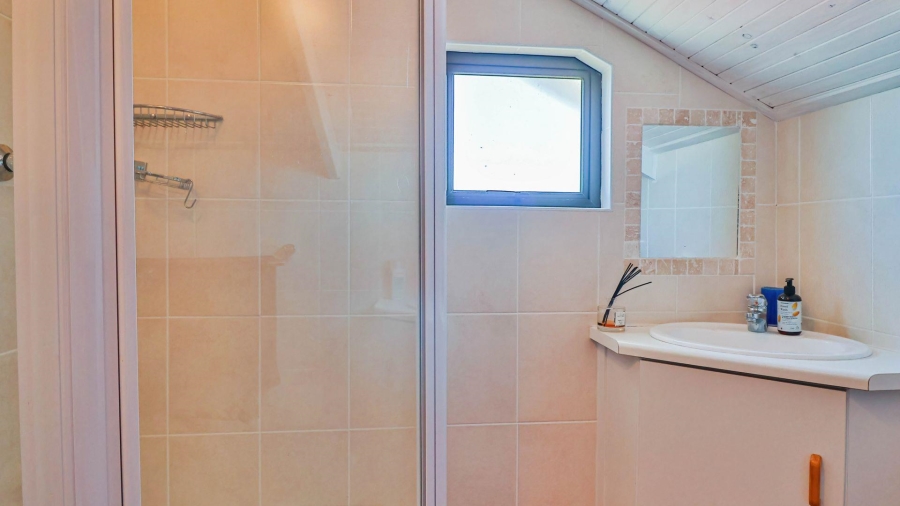 4 Bedroom Property for Sale in De Kelders Western Cape